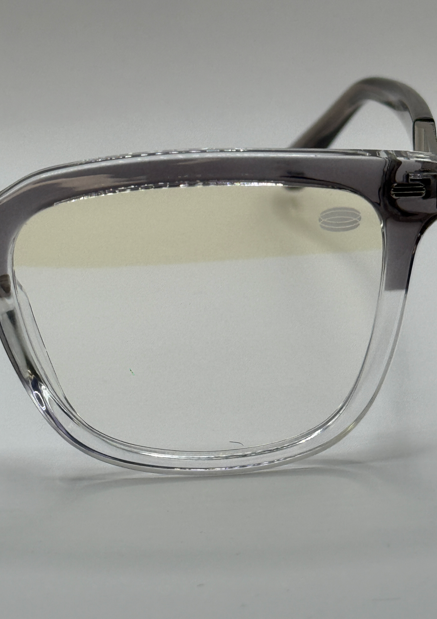 ONINE PRECENCE™ “CRYSTAL”