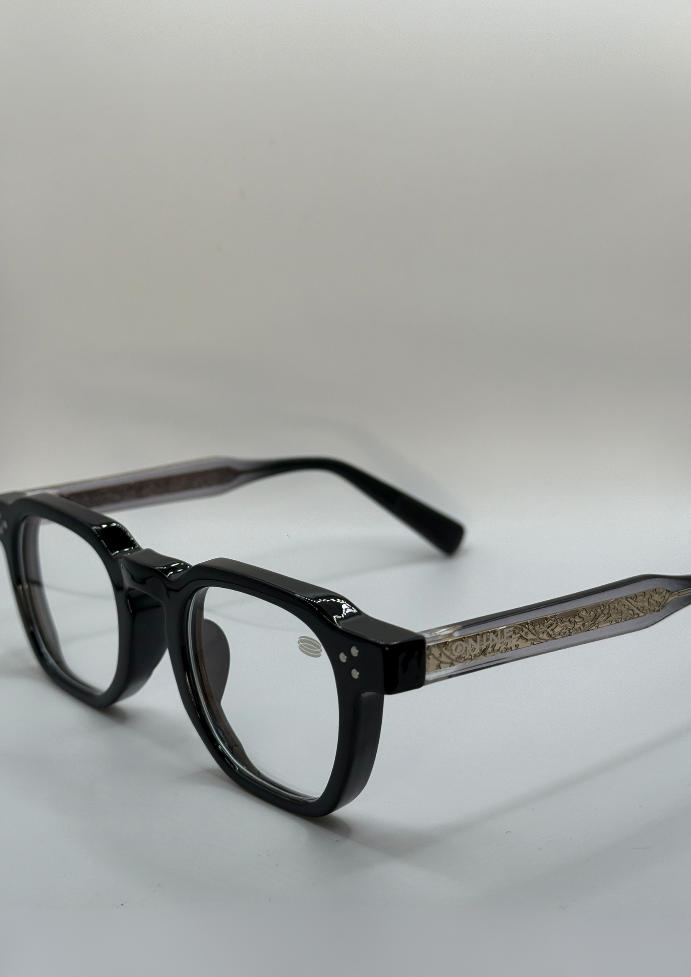 ONINE PRECENCE™ – ''AUREL''