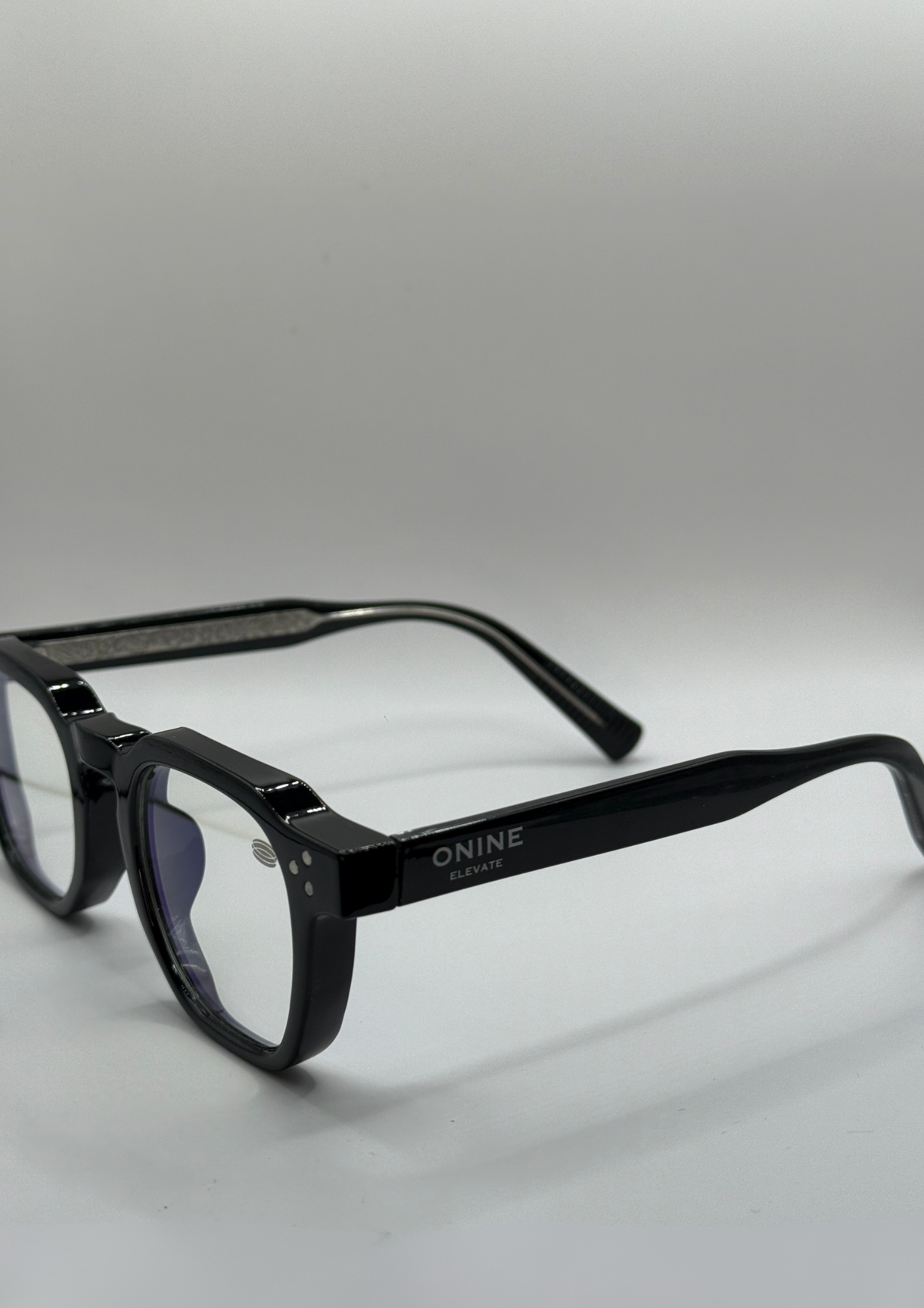 ONINE PRECENCE™ “CALM BLACK”