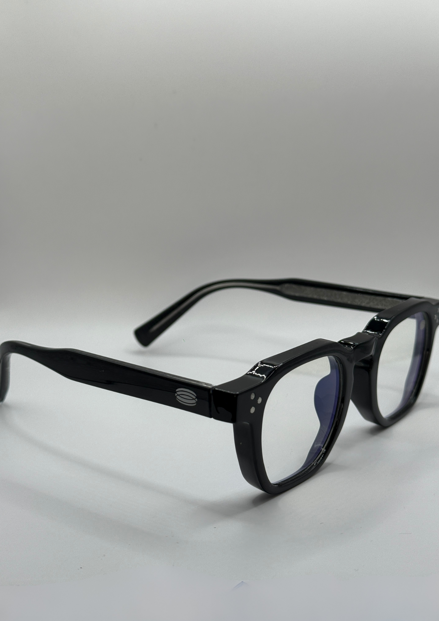 ONINE PRECENCE™ “CALM BLACK”