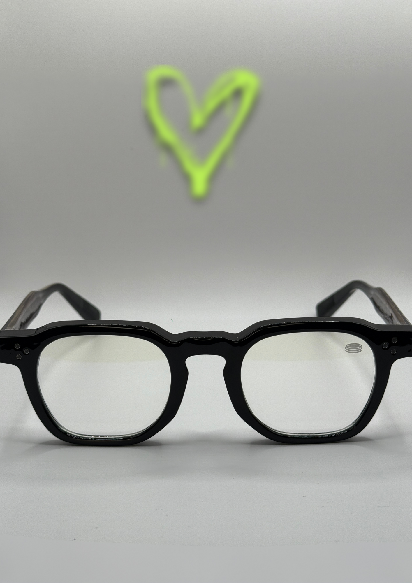 ONINE PRECENCE™ – ''AUREL''