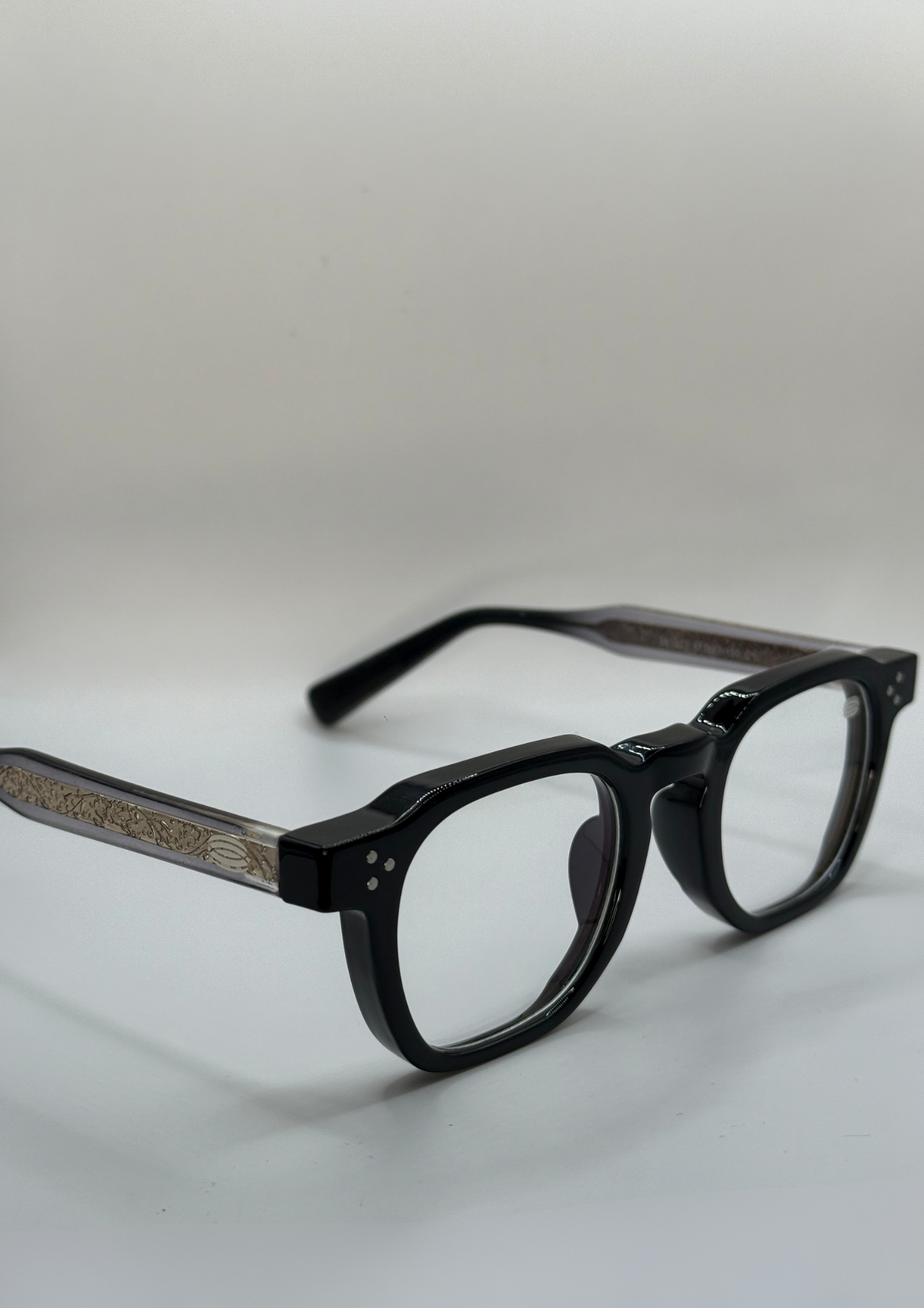 ONINE PRECENCE™ – ''AUREL''